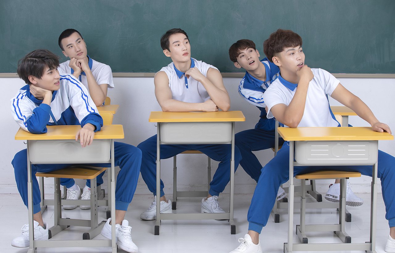 时空少年团照片资料校服