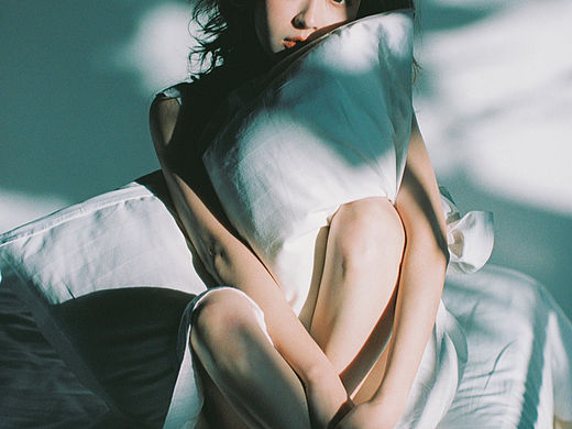 藏进光里