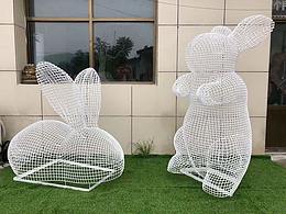 不锈钢镂空雕塑