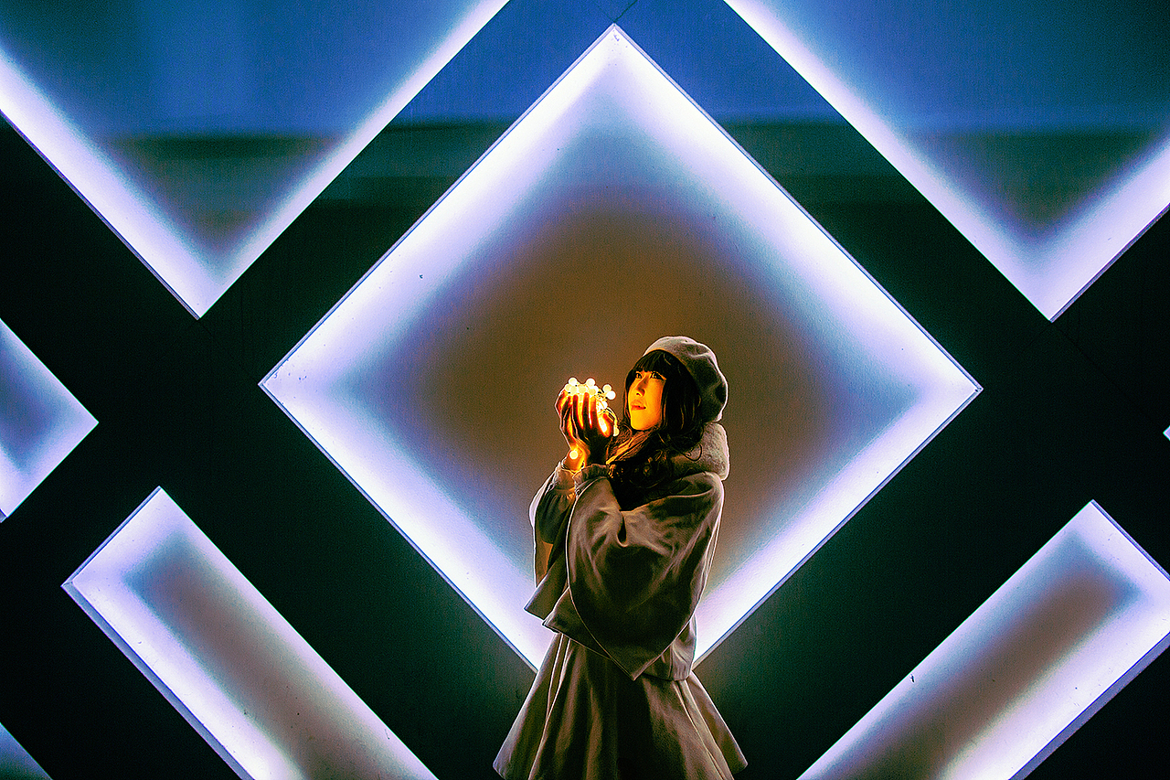 霓虹灯下（图ZNjkwMzg4ODA=） - 人像摄影 - 站酷设计师奈何Virtues原创素材 - 站酷ZCOOL