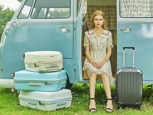 欣赏一下一组箱包的修图对比