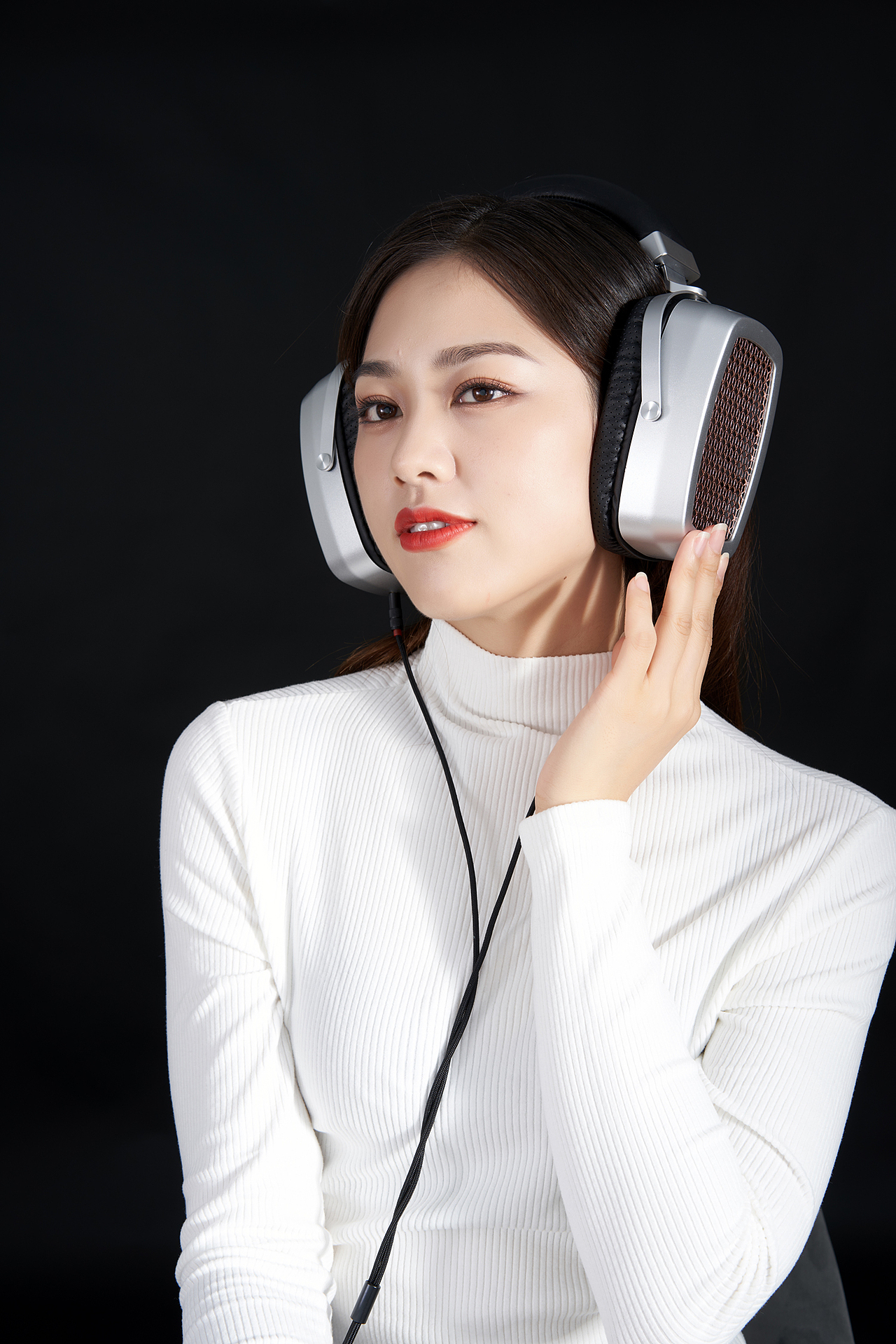 金平面耳机美女模特展示（图ZMjY5OTU2Mzky） - 品牌 - 站酷设计师赤子原创素材 - 站酷ZCOOL