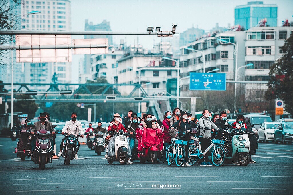 疫情纪实 复工下的人们 纪实摄影 扫街（图ZMjAyNzY5OTU2） - 人文/纪实摄影 - 站酷设计师玛格鲁没原创素材 - 站酷ZCOOL