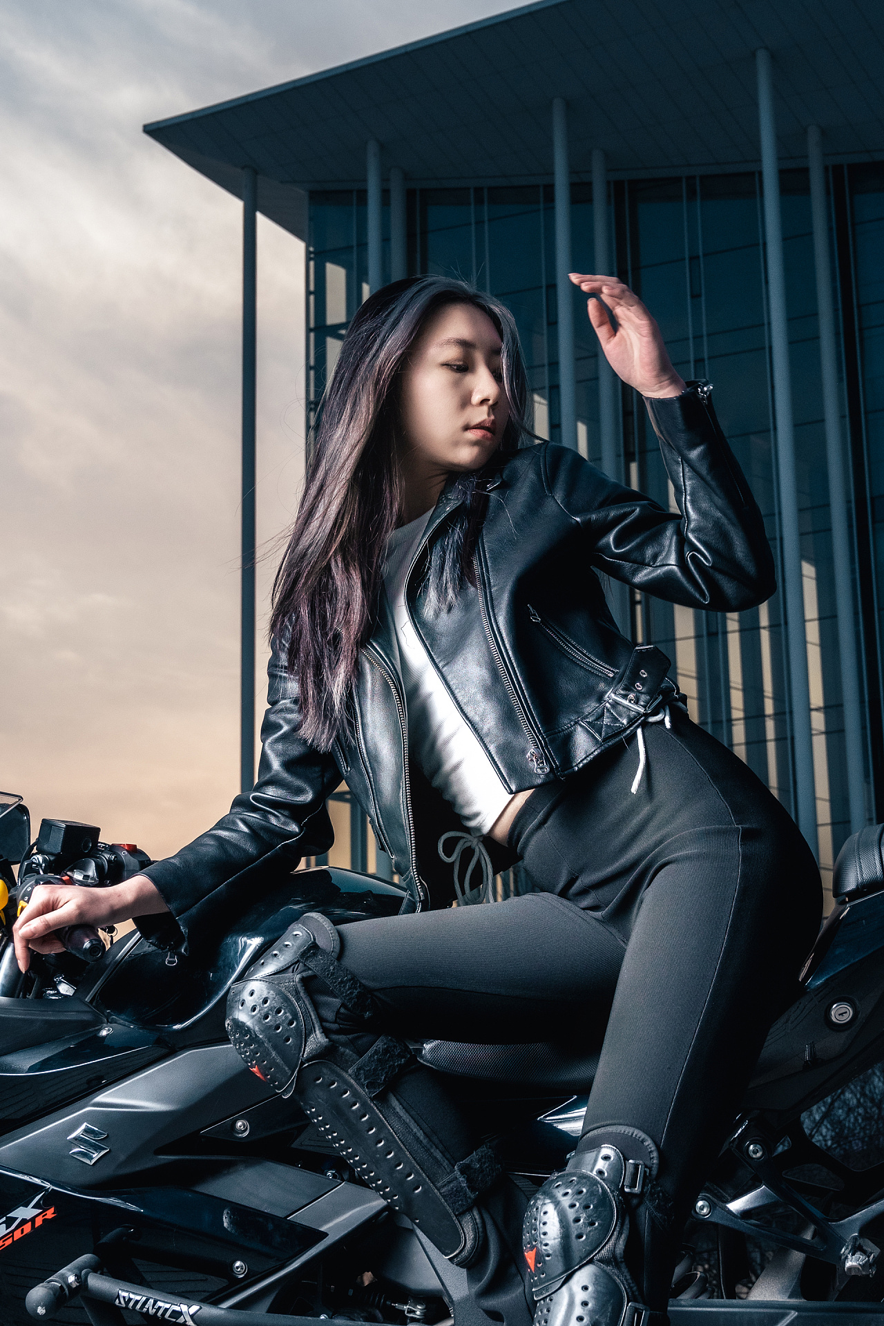 硬光机车人像和光绘人像摄影练习|摄影|人像摄影|心途映像 - 原创作品