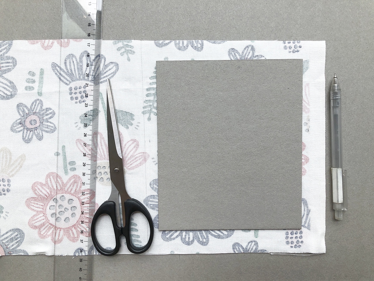 手工教程 | 如何制作一个属于自己的手工本