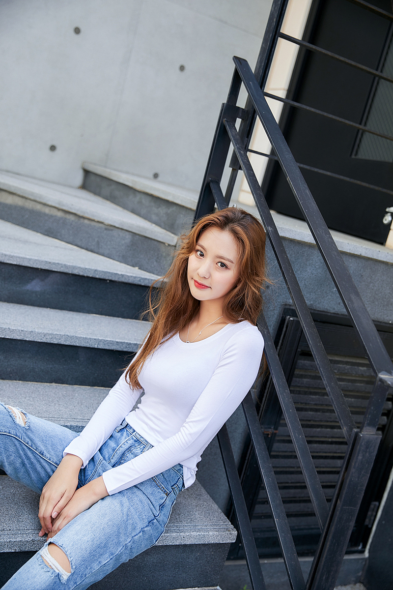 女装韩国模特外景拍摄