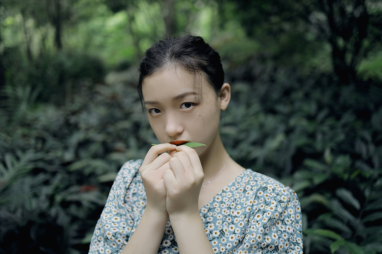 玉墨【EOS R+RF35 1.8】（图ZMjIwMzE4NTAw） - 人像摄影 - 站酷设计师良俊原创素材 - 站酷ZCOOL