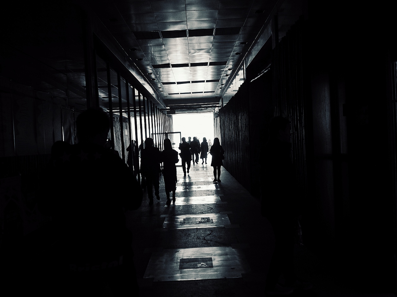 行者（图ZODI1MjQwMzI=） - 人文/纪实摄影 - 站酷设计师屋顶的长腿鸟原创素材 - 站酷ZCOOL