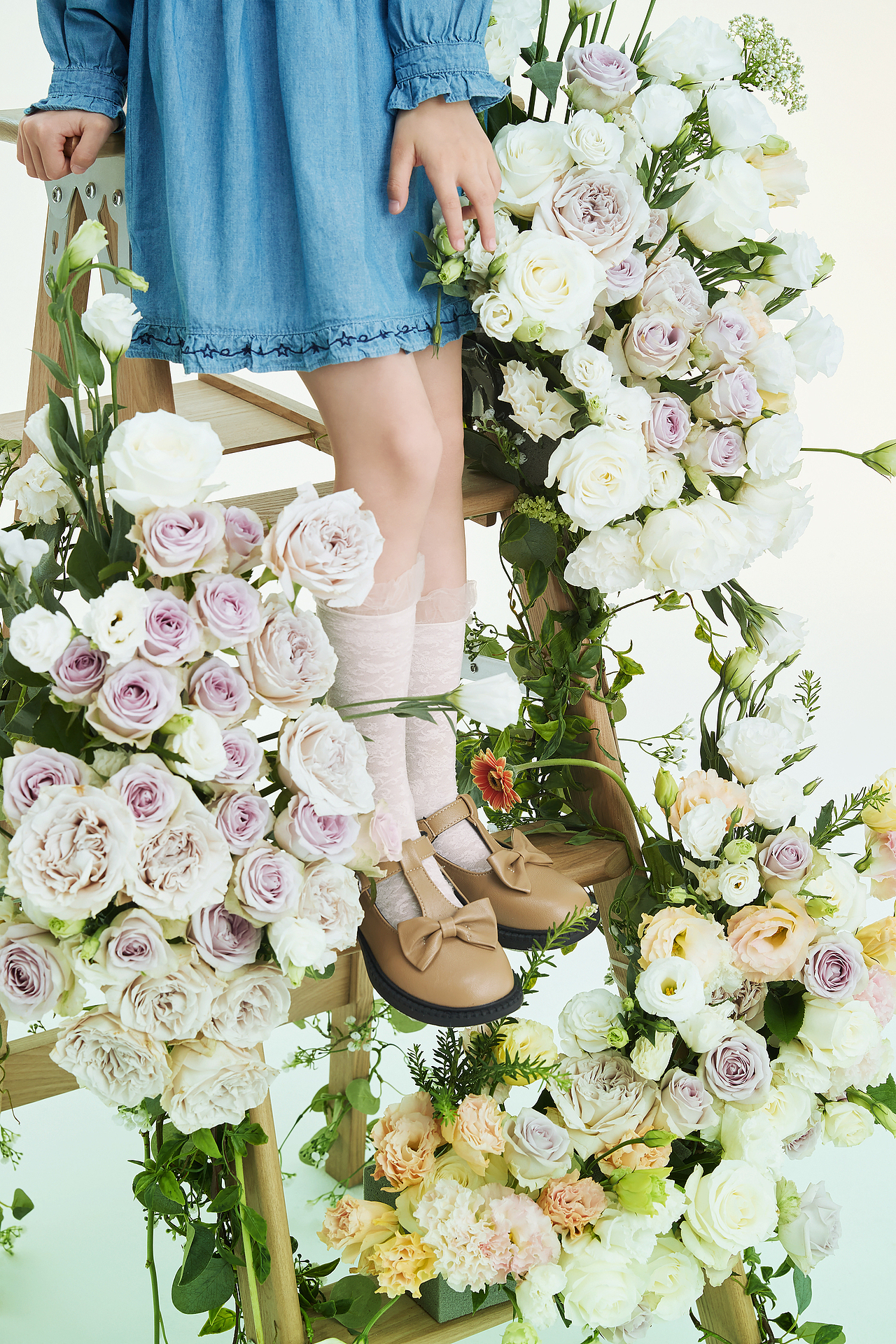 与春⾊的契合/⼥孩的⼩花园