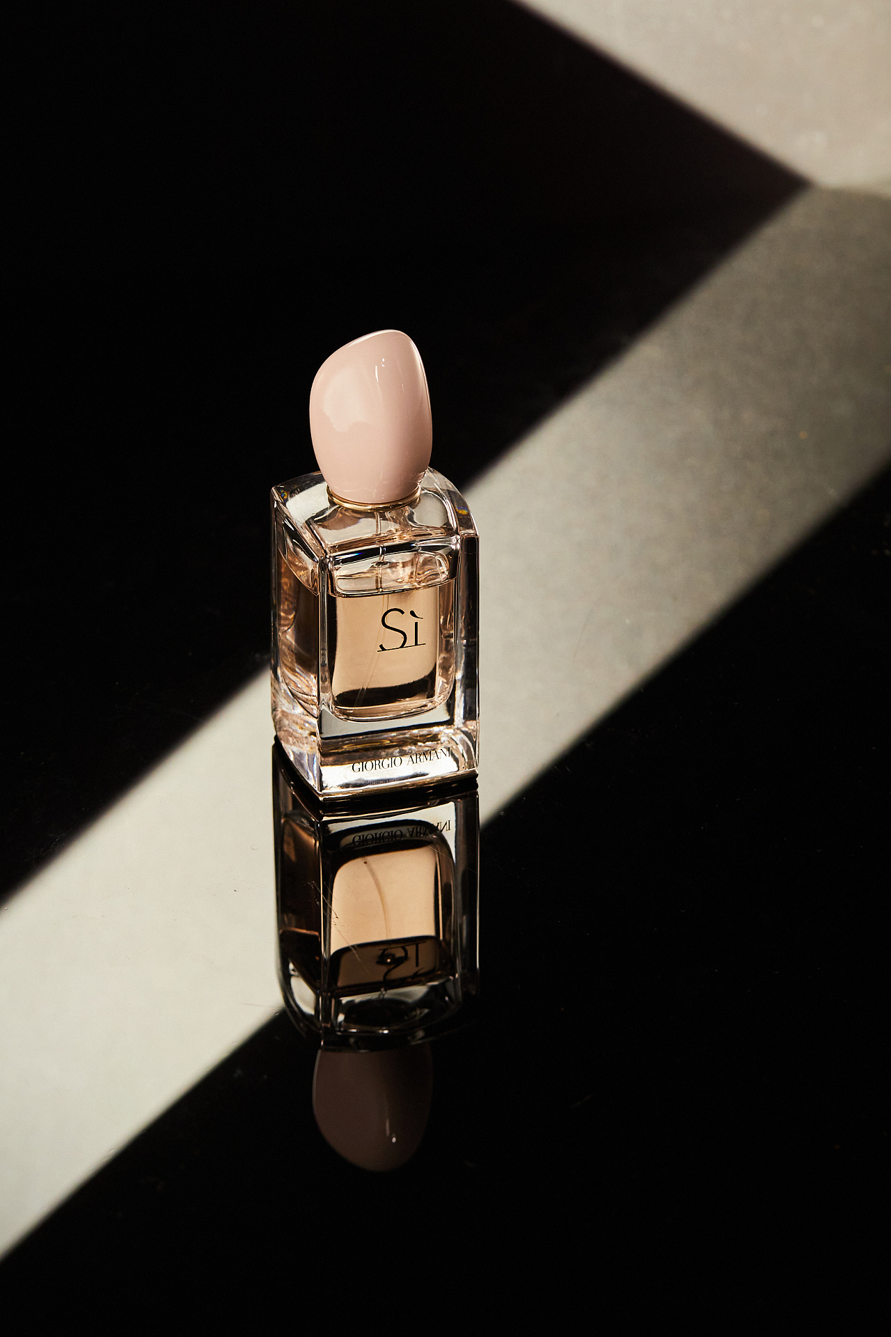 化妆品/护肤品/香水静物摄影——阿玛尼armani si香水 |摄影|产品摄影