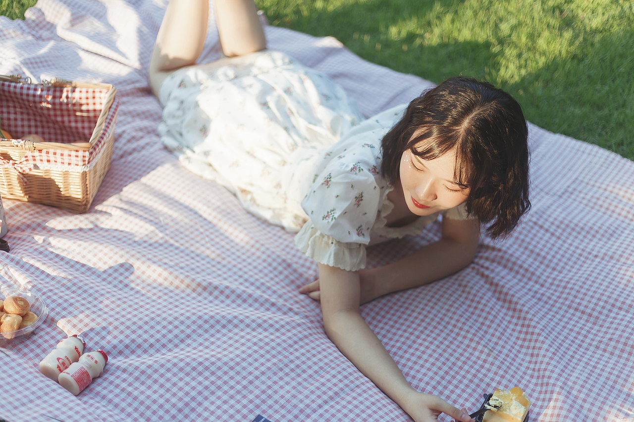 甜甜女孩（图ZMTI2MDA3MDQw） - 人像摄影 - 站酷设计师龚蓉蓉原创素材 - 站酷ZCOOL