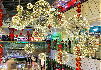 铭星厂 商场中庭巧妙使用火花球吊灯灯具营造商业氛围 