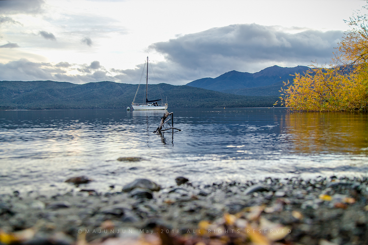 新西兰第二大湖-蒂阿瑙湖