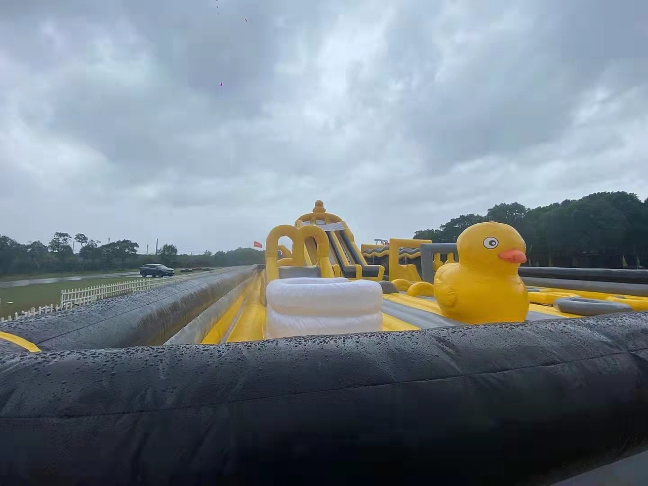 充气城堡出租 儿童充气小黄鸭城堡 活动道具出租