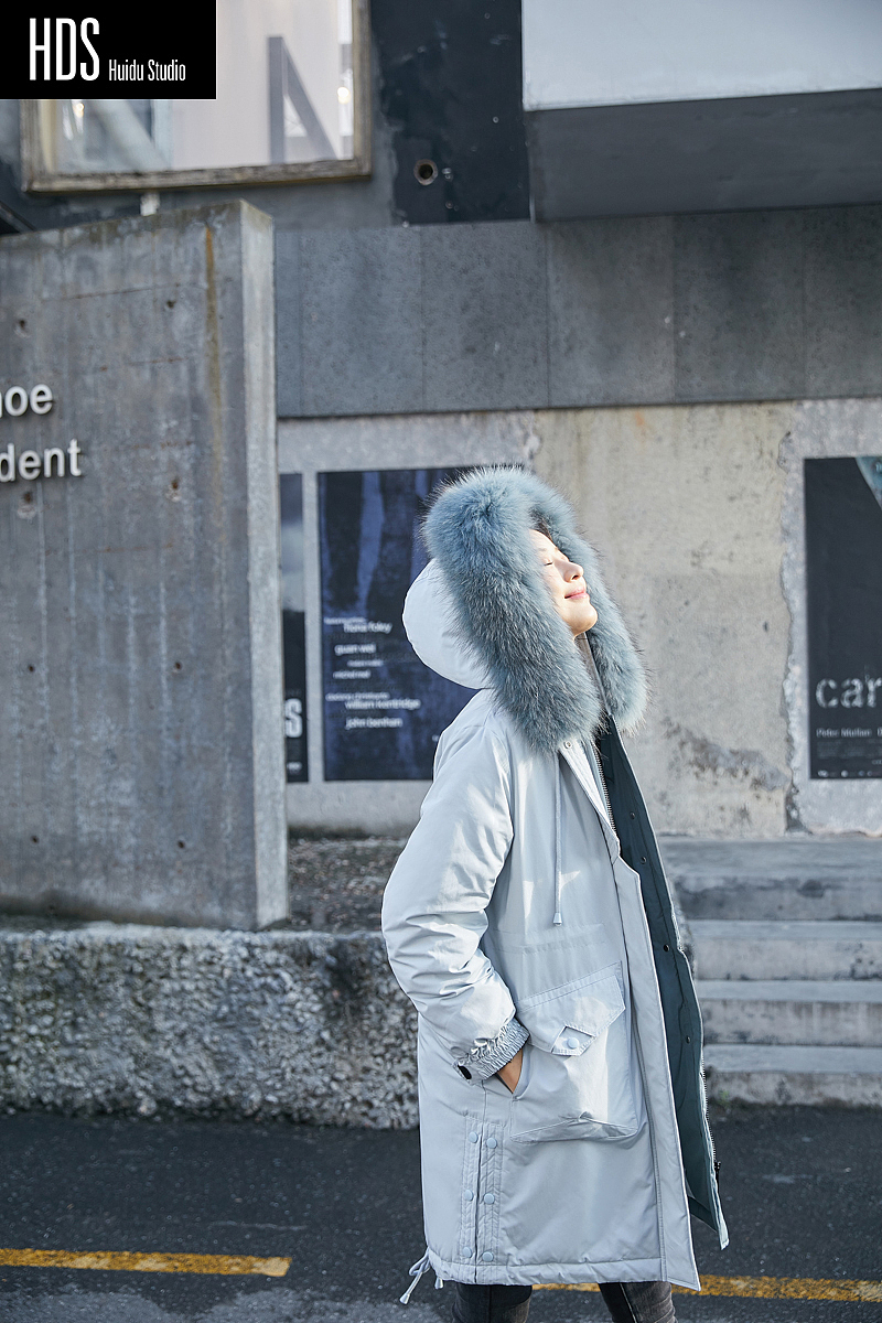 女装秋冬装模特外景拍摄