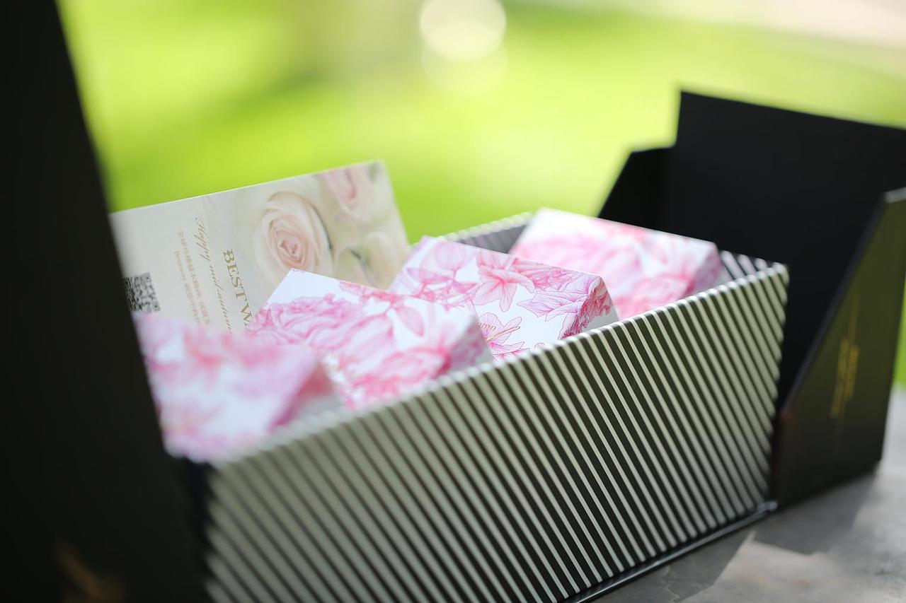 2016最新月饼包装设计（图ZNTcxNDEwNDg=） - 品牌 - 站酷设计师上海孩子通原创素材 - 站酷ZCOOL