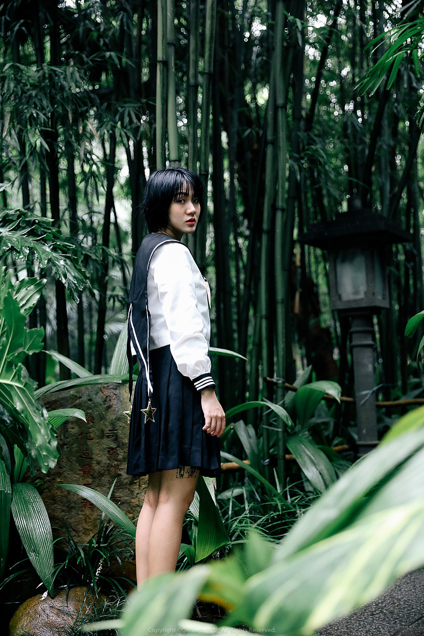 公园里の制服少女 | @Geron刘国龙