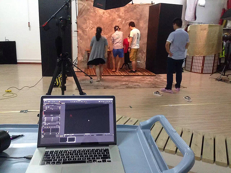 无锡一家比较成熟的女装定制店的首页