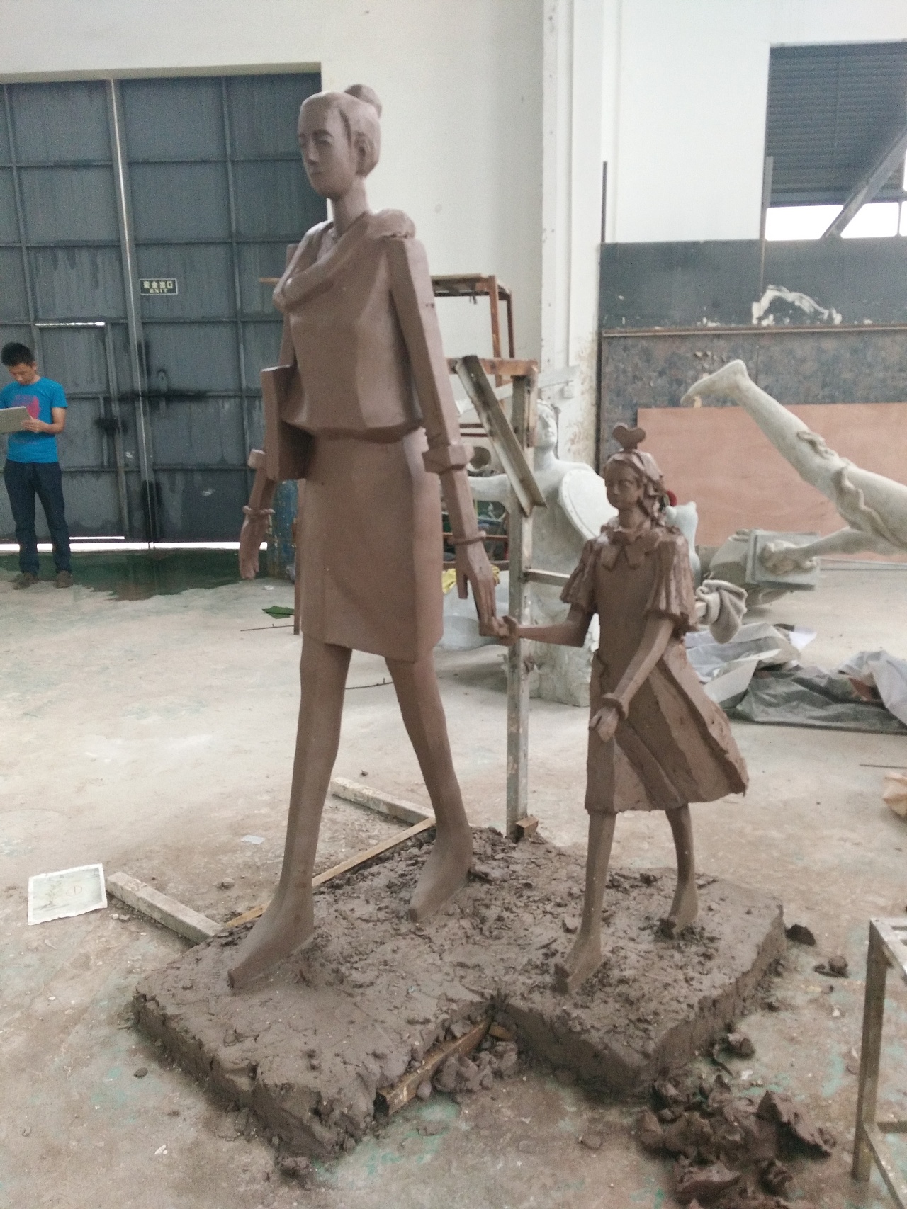 郑州雕塑厂：玻璃钢雕塑的特点有哪些（图）