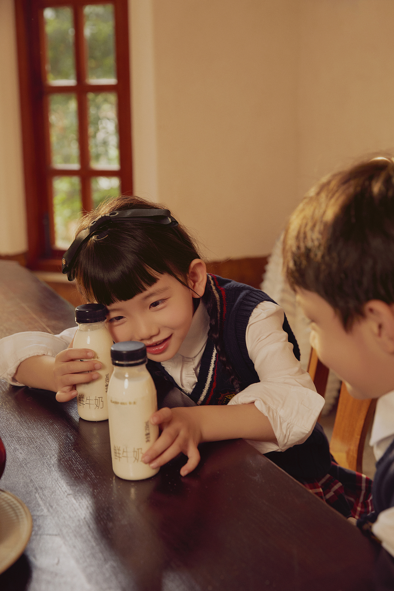 ClassyKiss卡士酸奶｜2021线下广告拍摄（图ZMjc5NDM4NTMy） - 人像摄影 - 站酷设计师WaiTinG0417原创素材 - 站酷ZCOOL