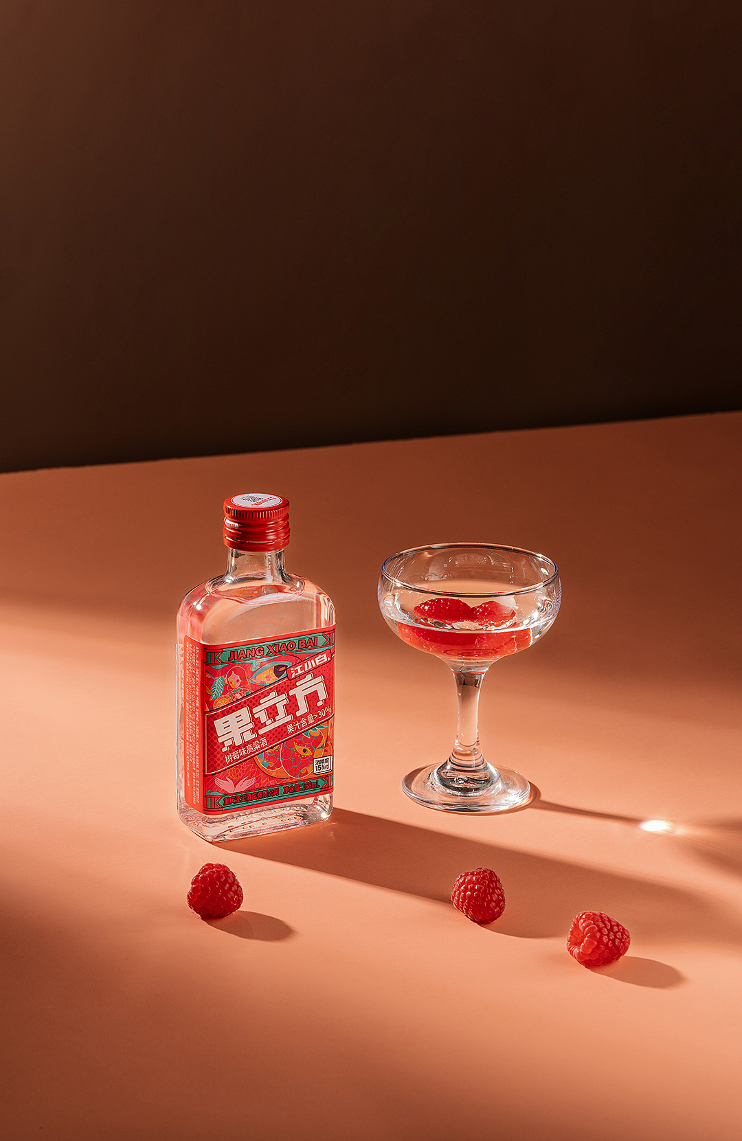 江小白果立方树莓味（图ZMjc0ODEzNjY4） - 产品摄影 - 站酷设计师山月摄影原创素材 - 站酷ZCOOL