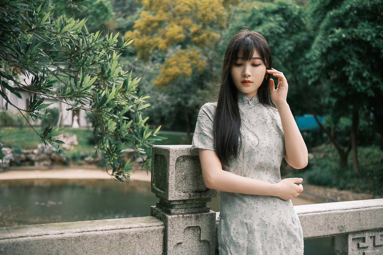 丁香一样的姑娘