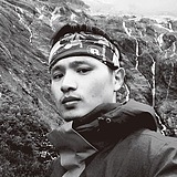 朗道创意体风的头像