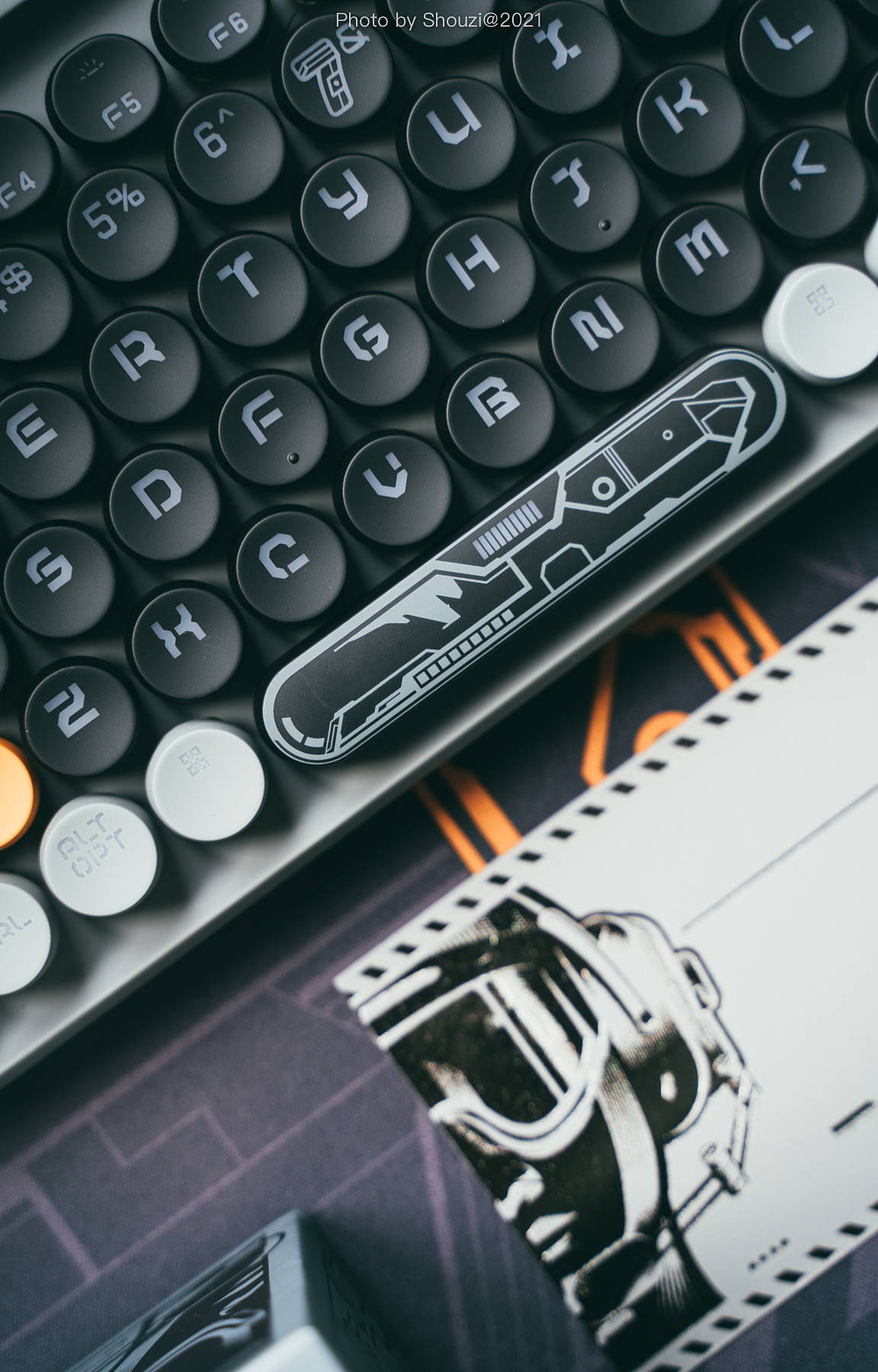 洛斐x荣造山东舰桌面键鼠套装