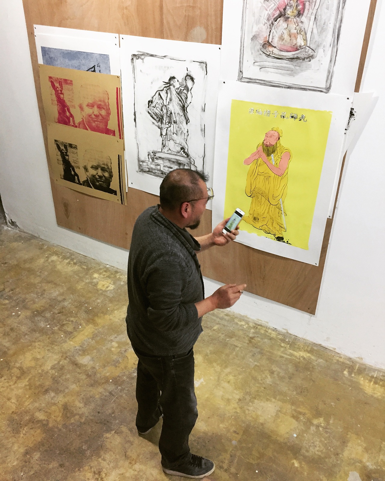 【在当代艺术家金锋的上海工作室探索丝网版画】