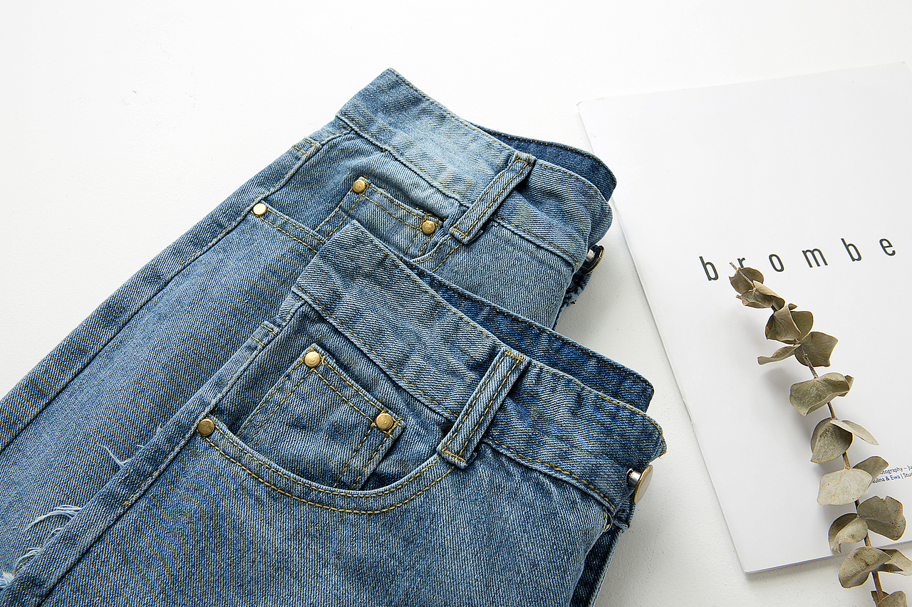 牛仔裤网店拍摄创意平铺组合图细节图主图拍照