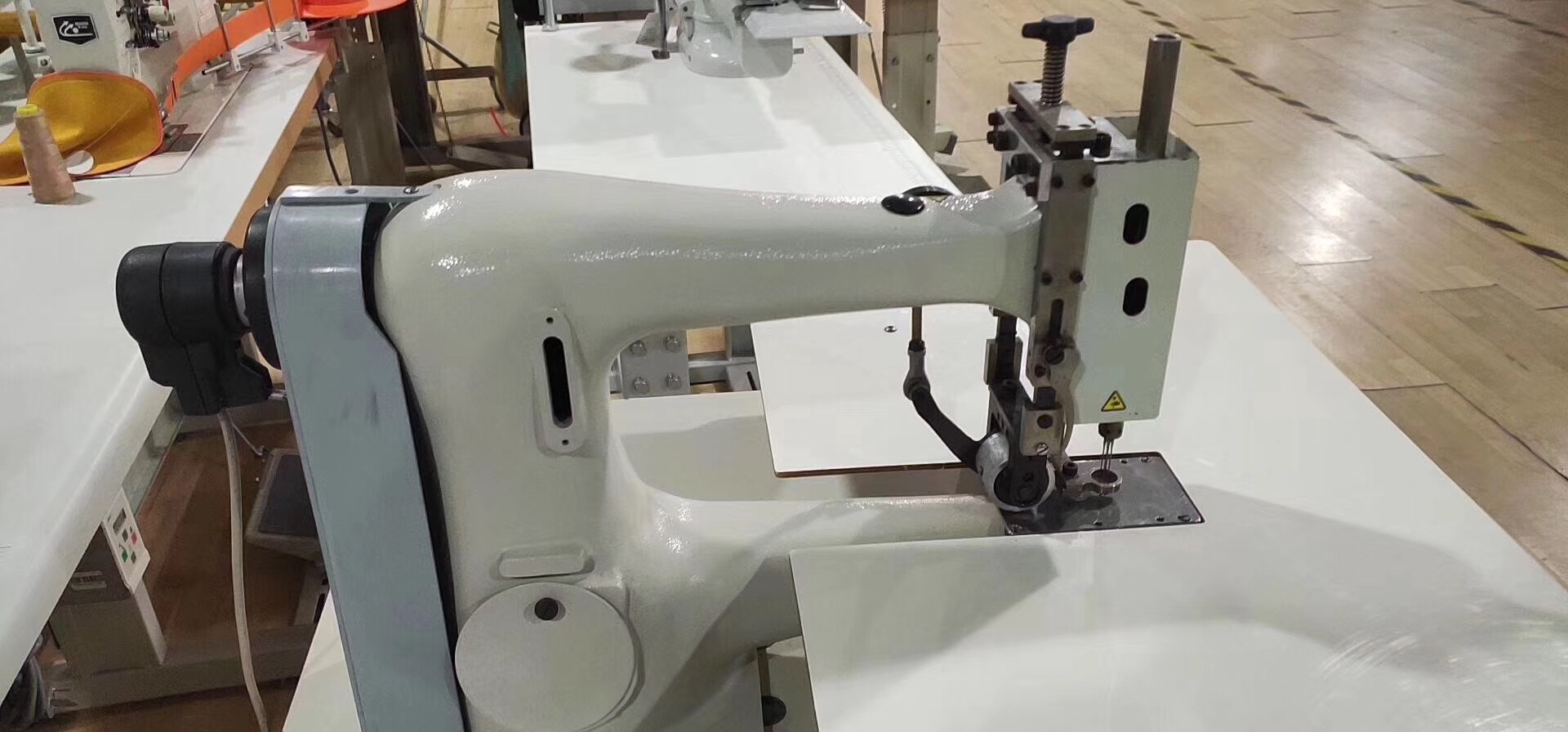 针打刺绣刺毛绣刺绣缝纫机特种服装设备刺绣绣花设备