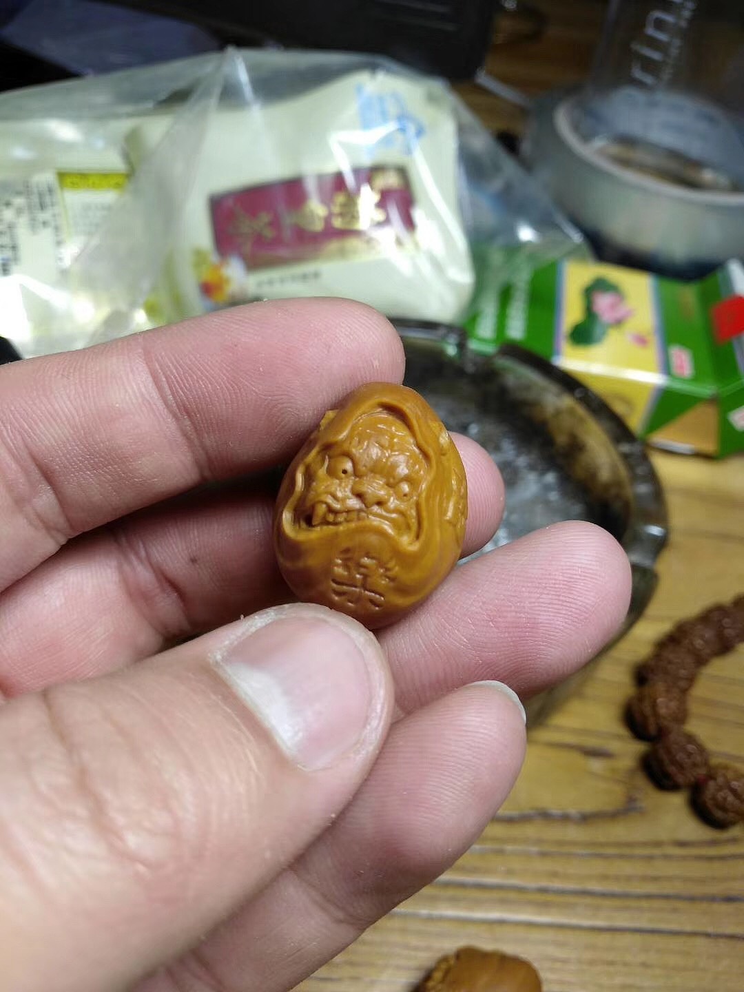 百鬼夜行,橄榄核