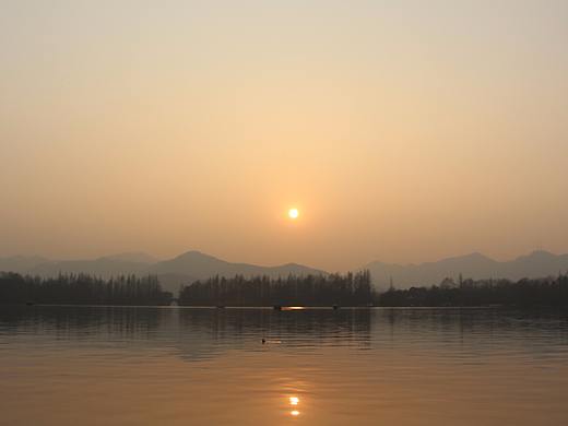 杭州西湖的日落