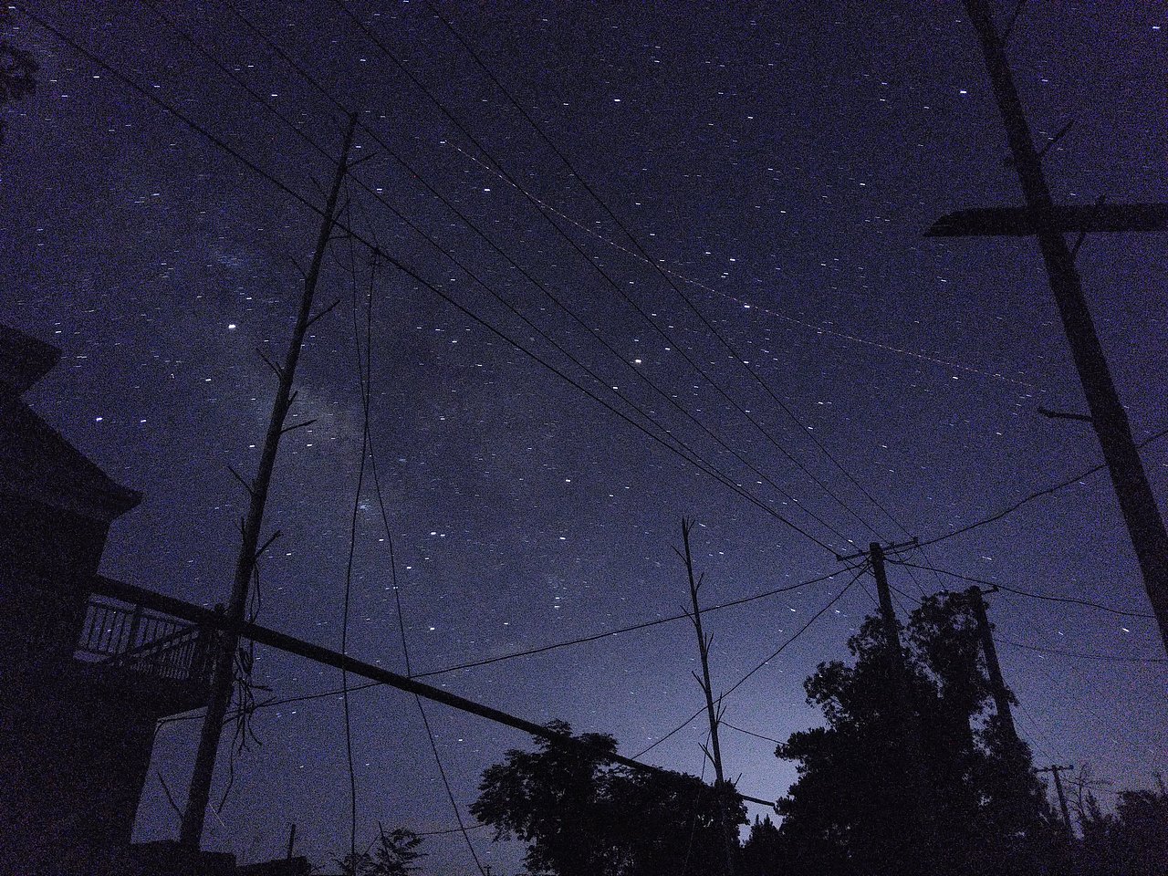 大晚上停电了，出门吹吹风看看星星。（图ZMTIxNDY5NjYw） - 风光摄影 - 站酷设计师1一缕青烟1原创素材 - 站酷ZCOOL