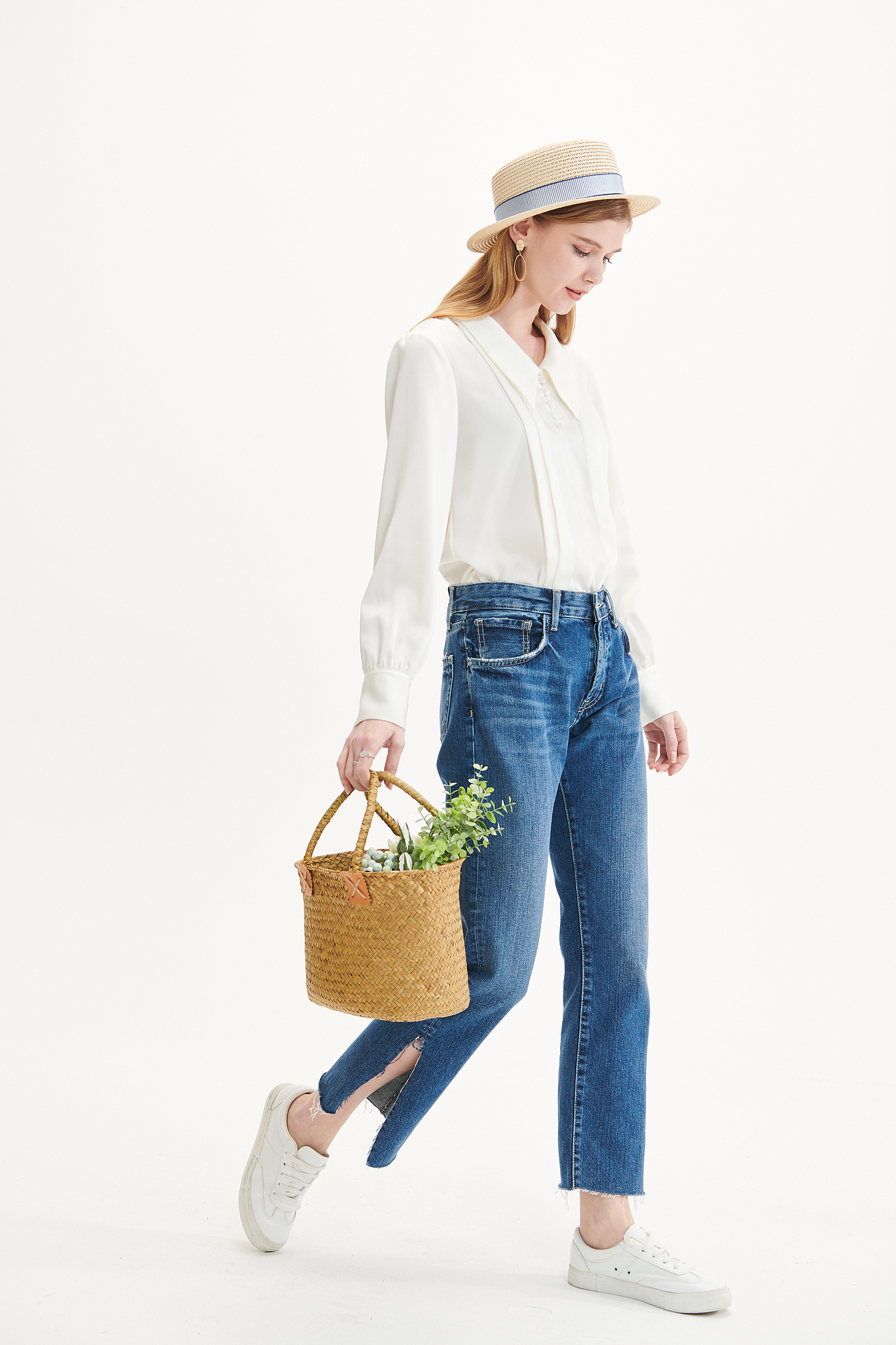 都市年轻女孩的夏季出游穿搭集