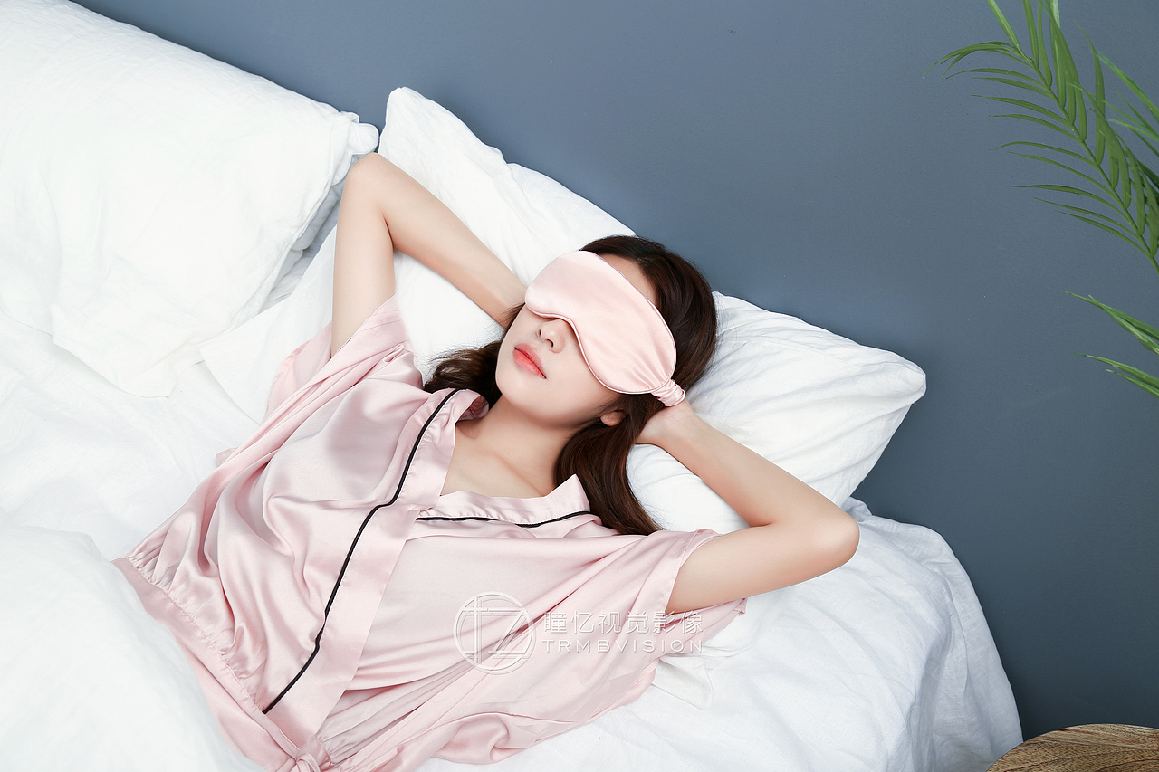 眼罩 | 模特使用场景 | 场景摆拍图