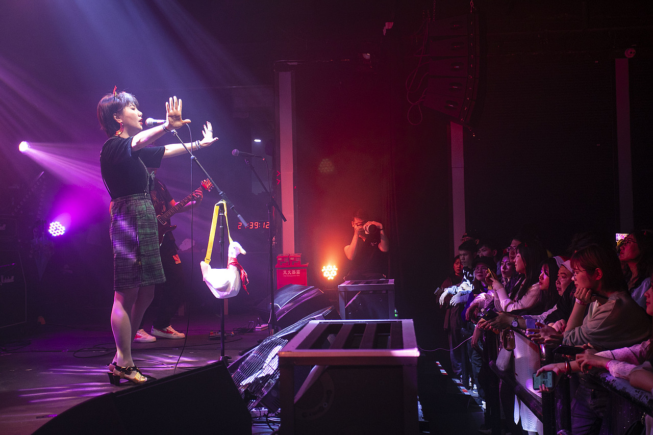 houlive乐队现场拍摄