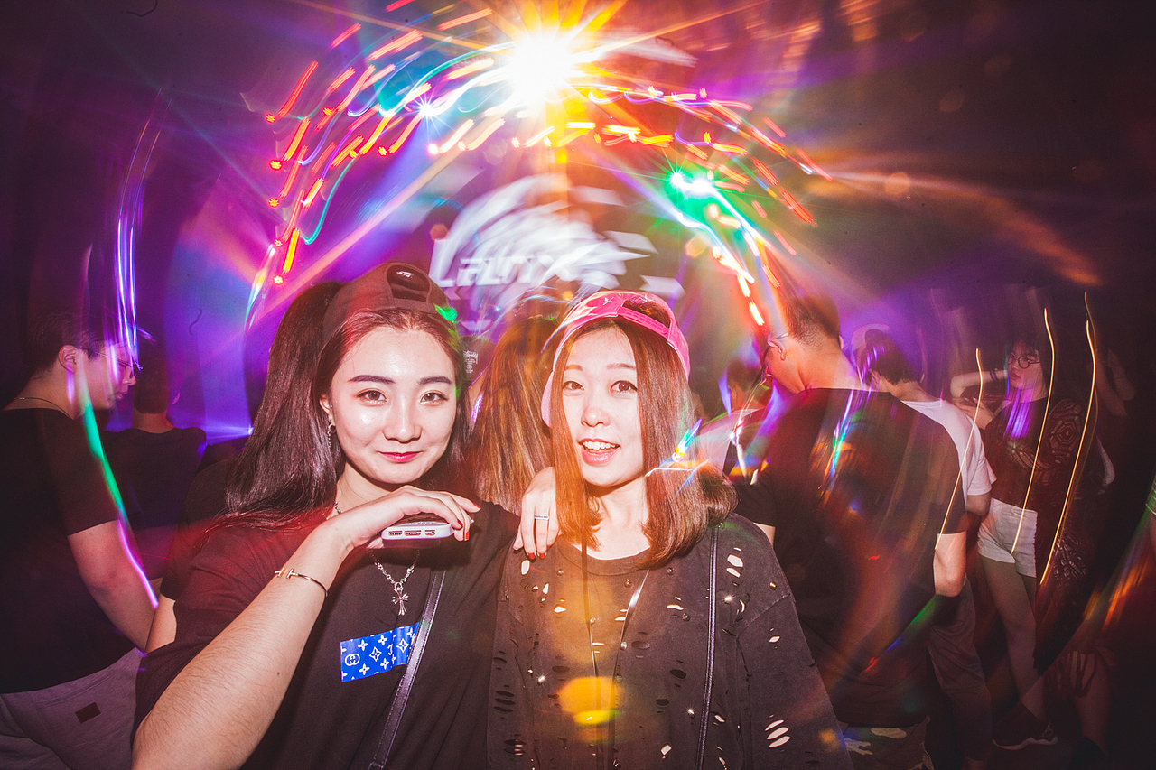 深圳电音party【Red Bull Mad House VOL.2】（图ZNDg3MTEwOTI=） - 人像摄影 - 站酷设计师xubin1123原创素材 - 站酷ZCOOL