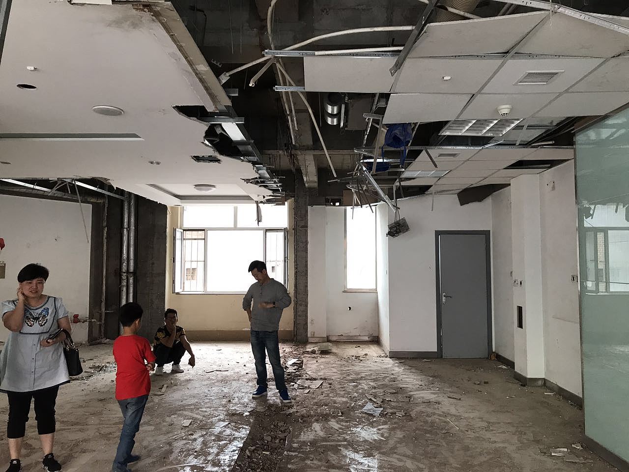 remax内蒙古办事处设计（图ZOTg0MTg2NjQ=） - 展陈设计 - 站酷设计师睿点设计原创素材 - 站酷ZCOOL