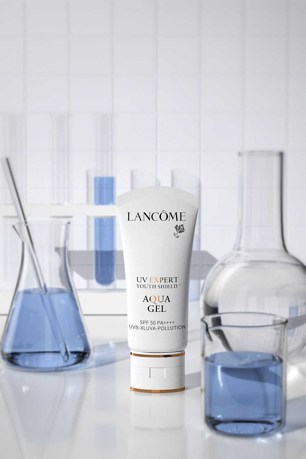 兰蔻小白管轻透水漾防晒乳霜，C4D简单场景建模渲染（图ZMjM0OTI0MDMy） - 场景 - 站酷设计师爷猫原创素材 - 站酷ZCOOL