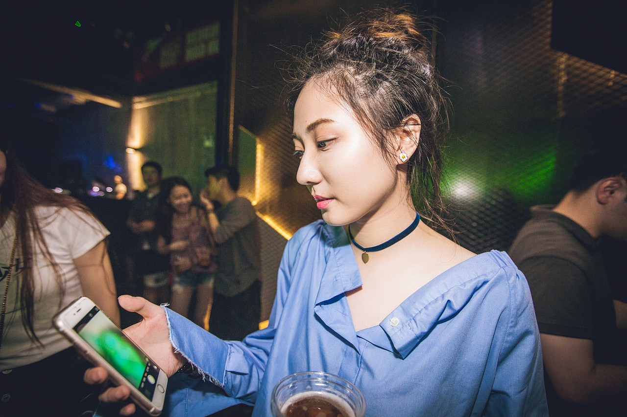 深圳电音party【Red Bull Mad House VOL.2】（图ZNDg3MTEyMDA=） - 人像摄影 - 站酷设计师xubin1123原创素材 - 站酷ZCOOL