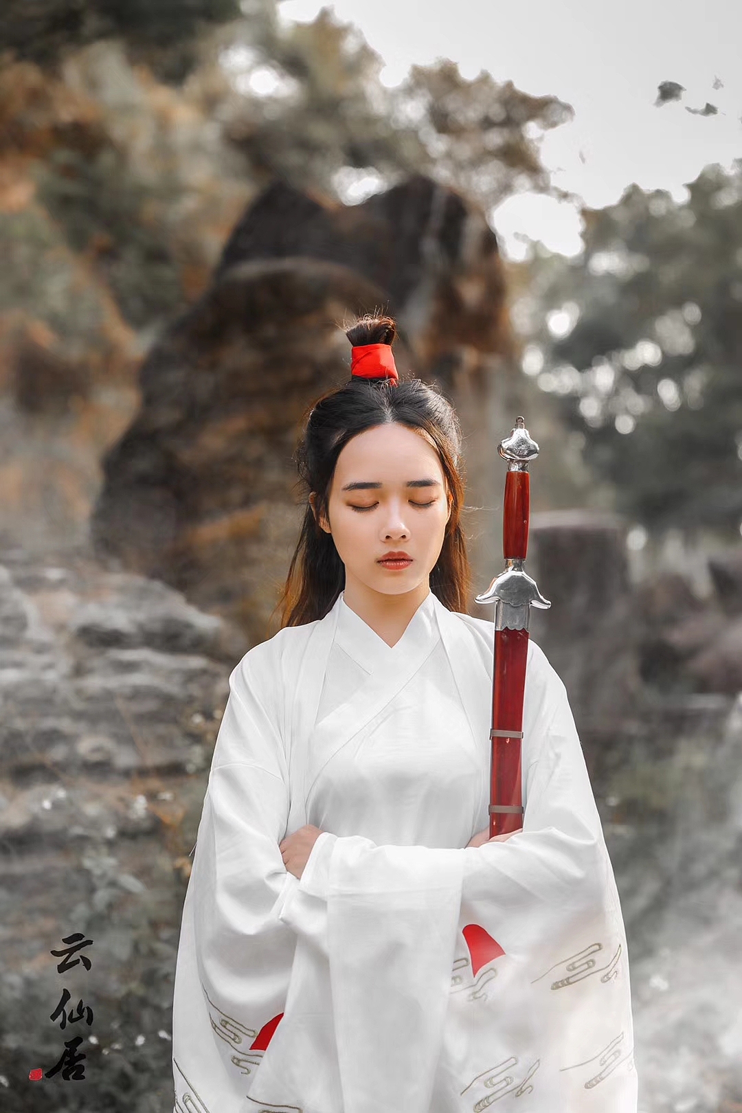 想做那不食人间烟火温婉似水的娇女子，亦想似那仗剑天涯四海为家的剑客。（图ZMTAxNTcyMzY4） - 人像摄影 - 站酷设计师阿波摄影原创素材 - 站酷ZCOOL