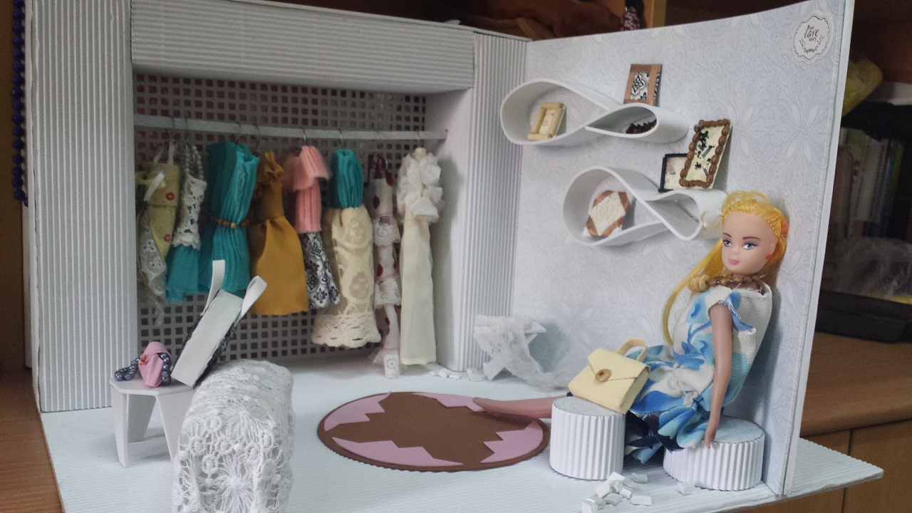 大一 服装店设计 手工模型