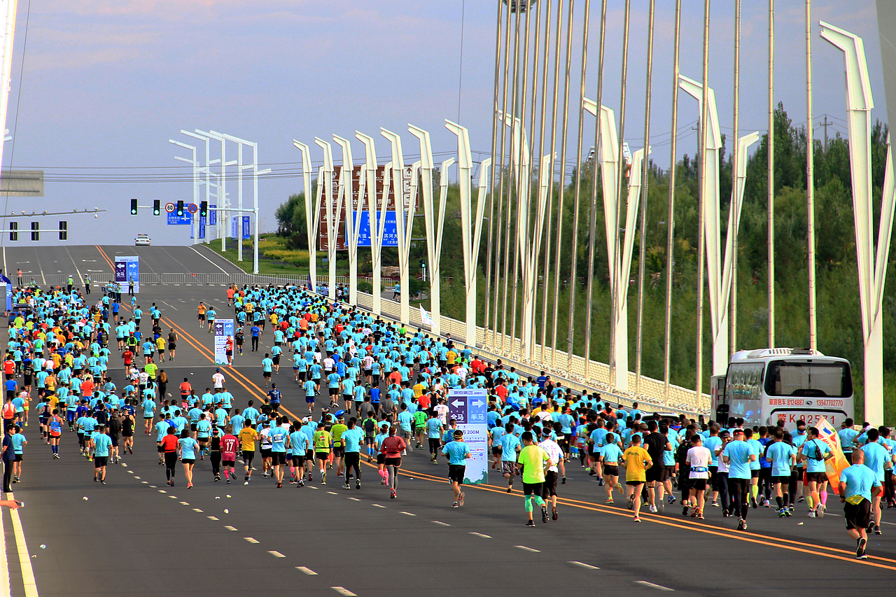 2018鄂尔多斯马拉松