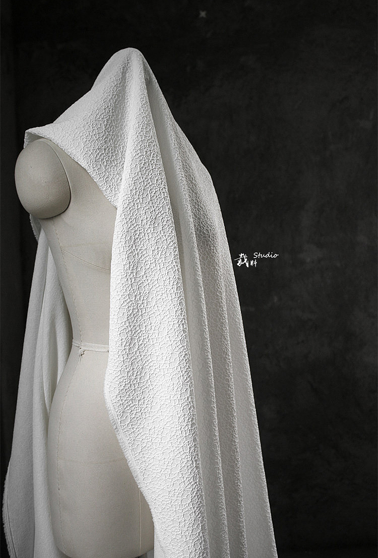 服装裁料创作摄影