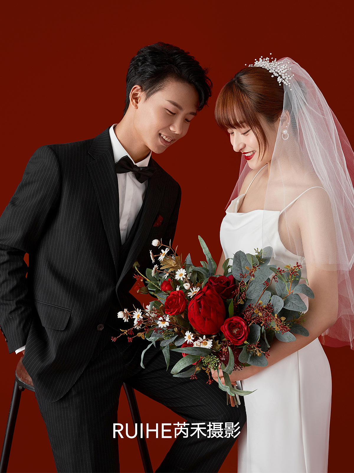 室内极简婚纱照,总能用一张张最简单照片打动人心（图ZMjcwNDYzMzY0） - 婚礼摄影 - 站酷设计师遇见YUJIAN原创素材 - 站酷ZCOOL