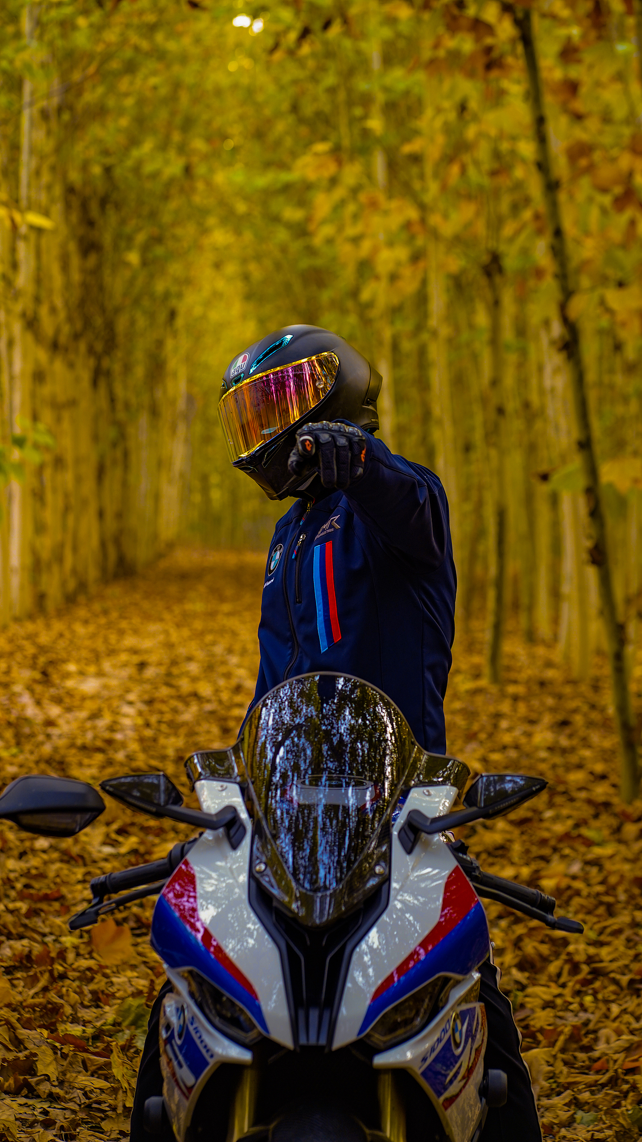 摄影｜秋日机车🍂酷爱风和自由（图ZMzIxMzY4ODEy） - 风光摄影 - 站酷设计师王岸琴原创素材 - 站酷ZCOOL