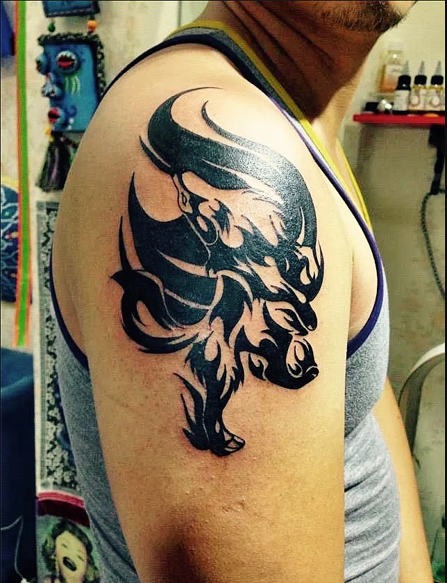 九尾狐图腾纹身