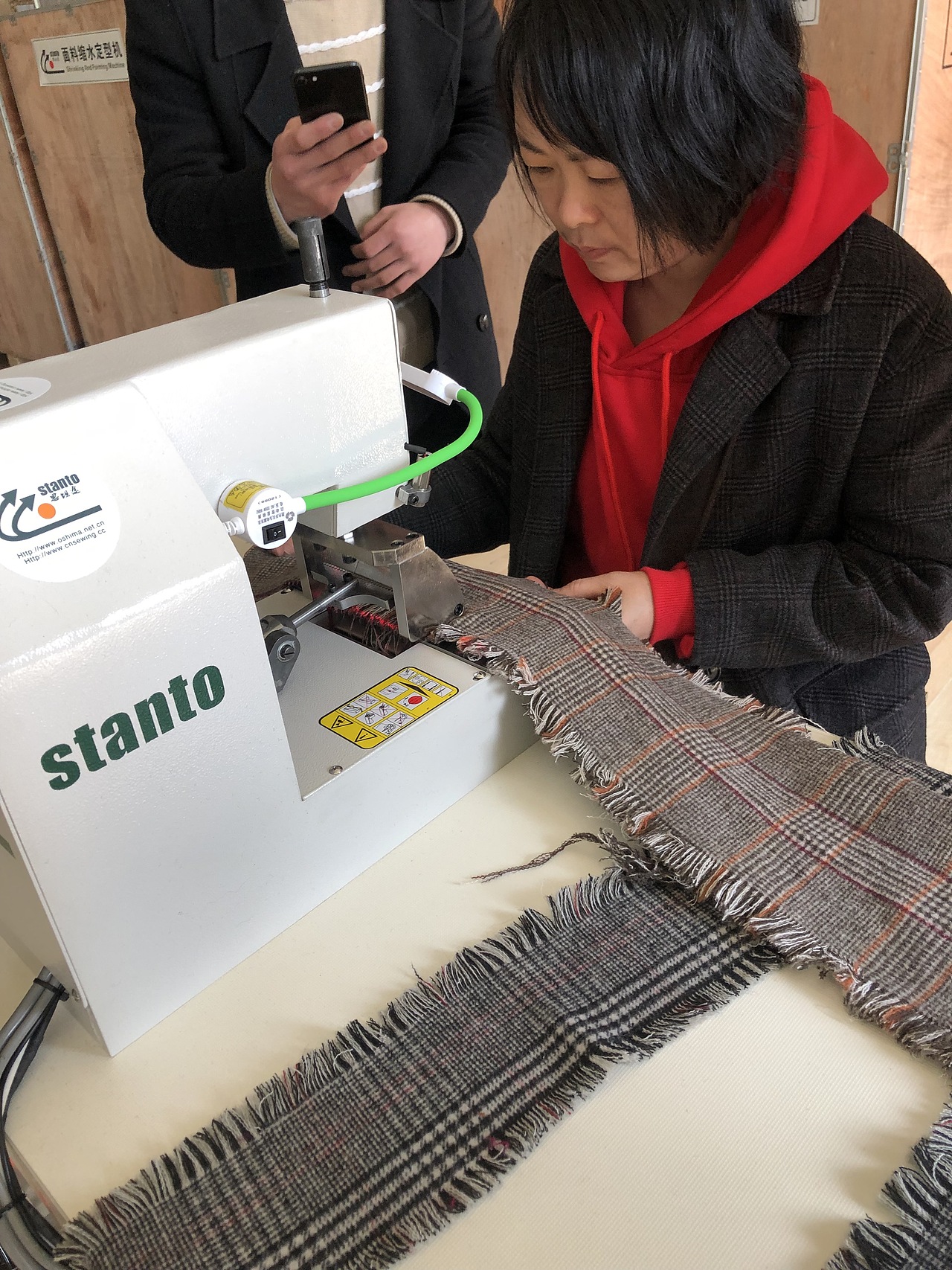 双面呢羊绒大衣流苏机，毛边机，须边机，波西米亚复古（图ZMTQ5MzAyMTUy） - 工业用品/机械 - 站酷设计师思坦途特种缝纫机原创素材 - 站酷ZCOOL