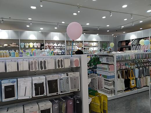 开精品店饰品店优先选择NOME家居款的陈列货架